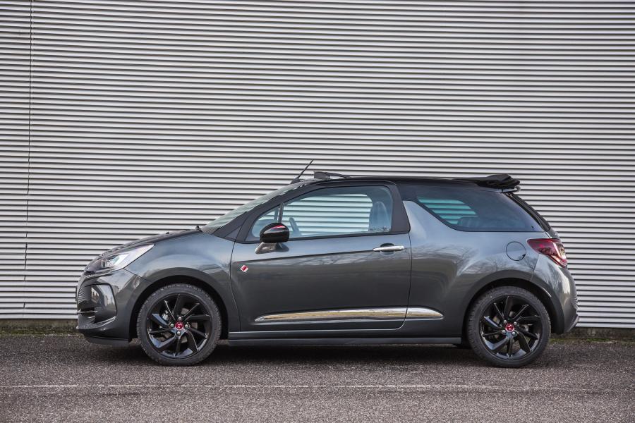  DS 3 Cabrio Performance Line 2016 года  (фото 9 из 20)